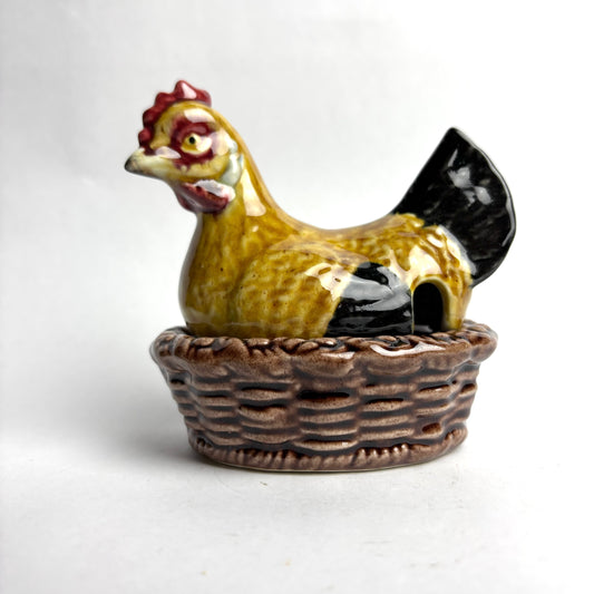 Small Nesting Chicken Egg Holder