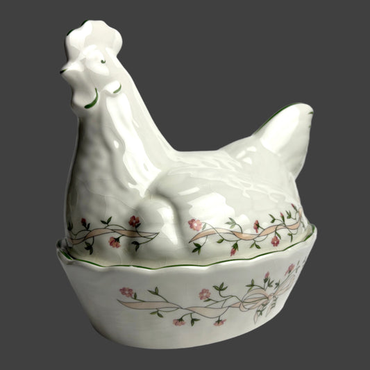 Large Nesting Chicken Egg Holder