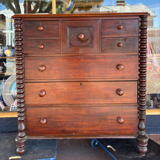 Restorable Victorian mahogany chest of drawer