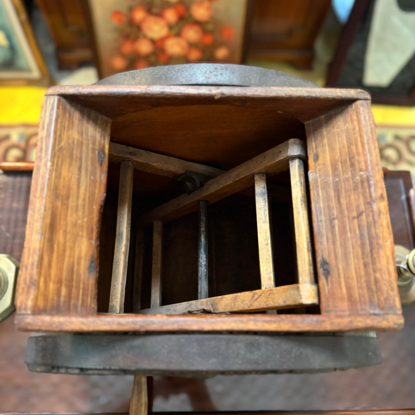 Antique Barrel Butter Churn – Early 20th Century Hand-Crank