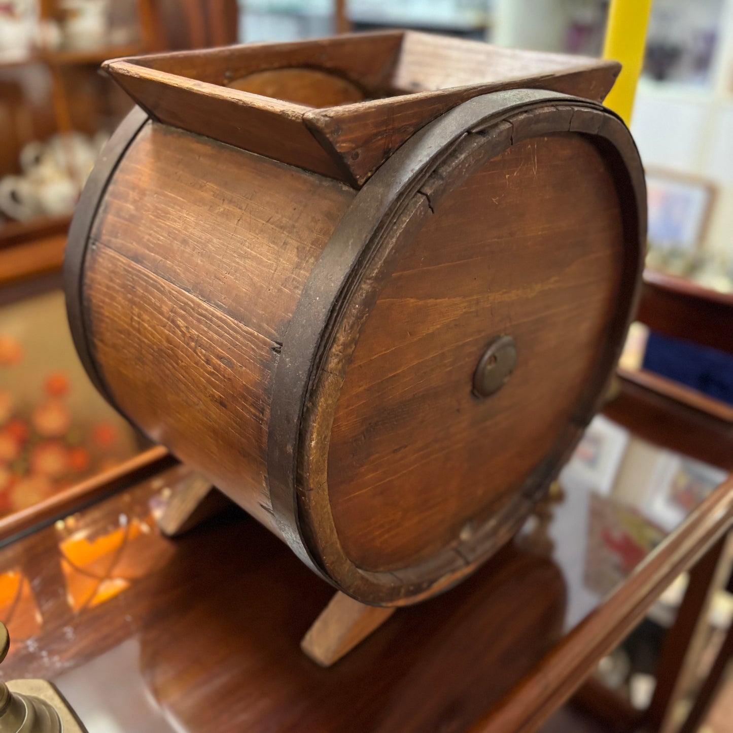 Antique Barrel Butter Churn – Early 20th Century Hand-Crank