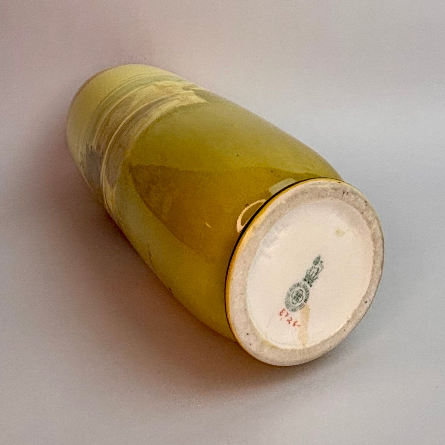 Royal Doulton Dickensware Vase – Hamlet – England