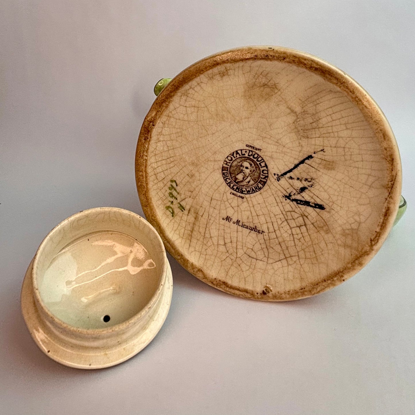 Royal Doulton Dickensware Teapot – Mr Micawber – England