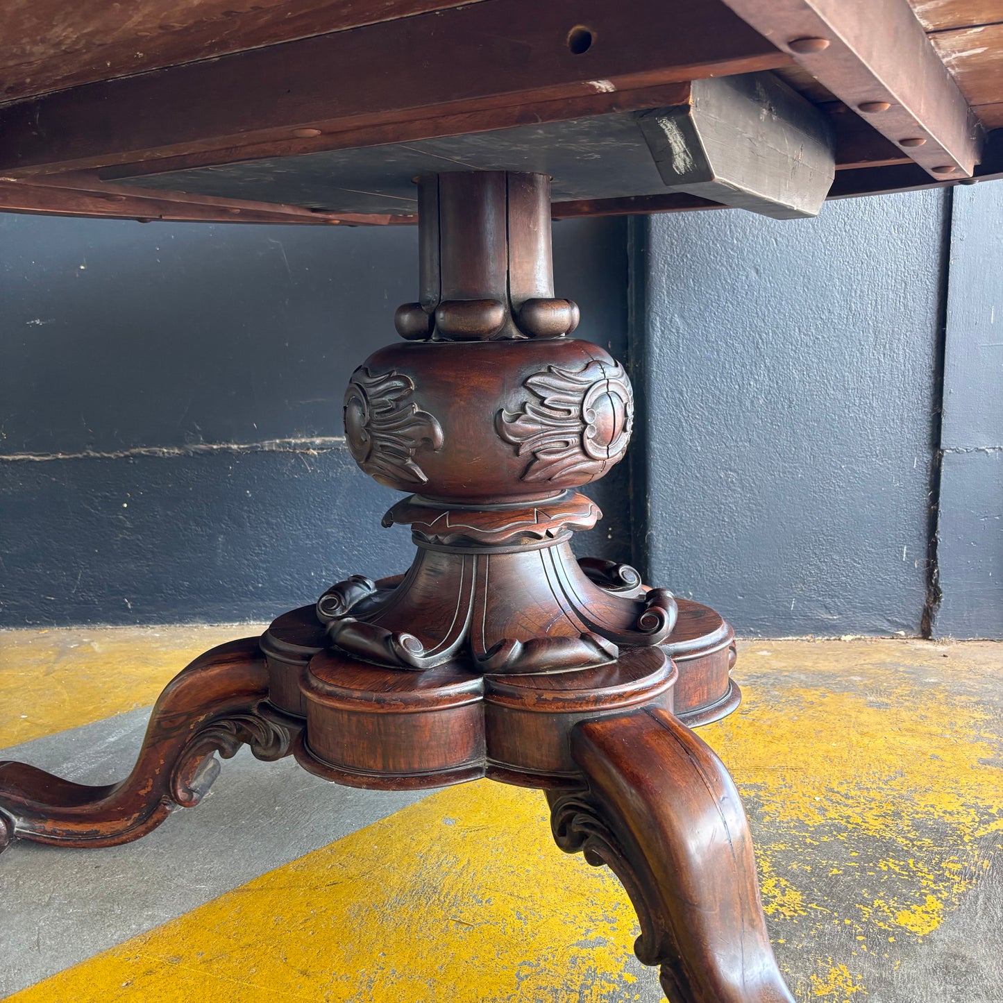 Solid Rosewood Victorian Circular Dining Table c.1860