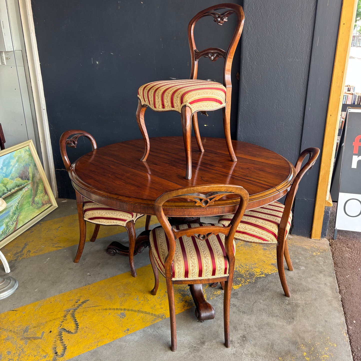 Solid Rosewood Victorian Circular Dining Table c.1860