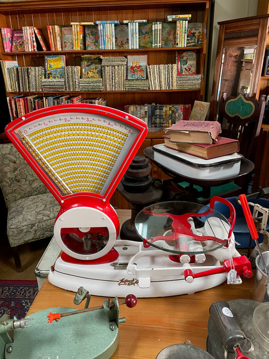 Antique National Store Special scales