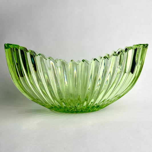 Vintage Pressed Green Glass Bowl – Ribbed Flared Form with Sawtooth Rim (c.1950s–70s)
