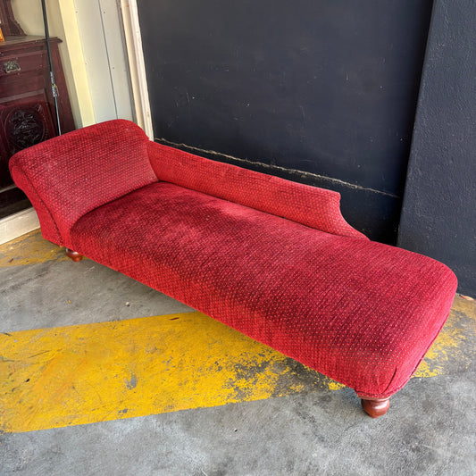 Victorian Style Chaise Longue