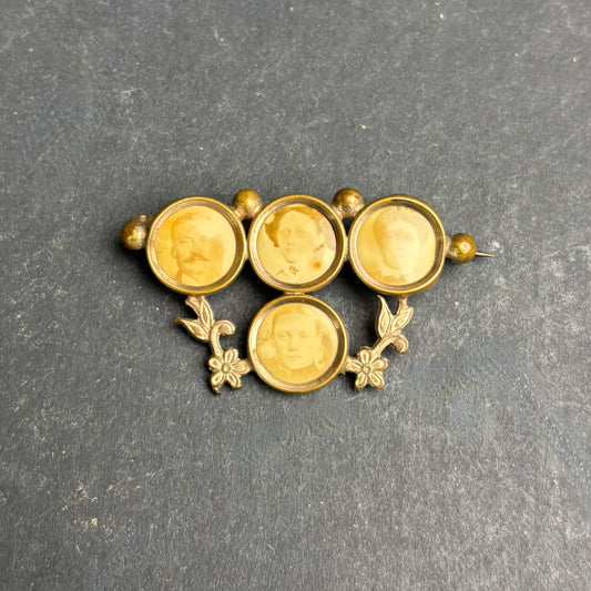 Late Victorian Family Portrait Brooch