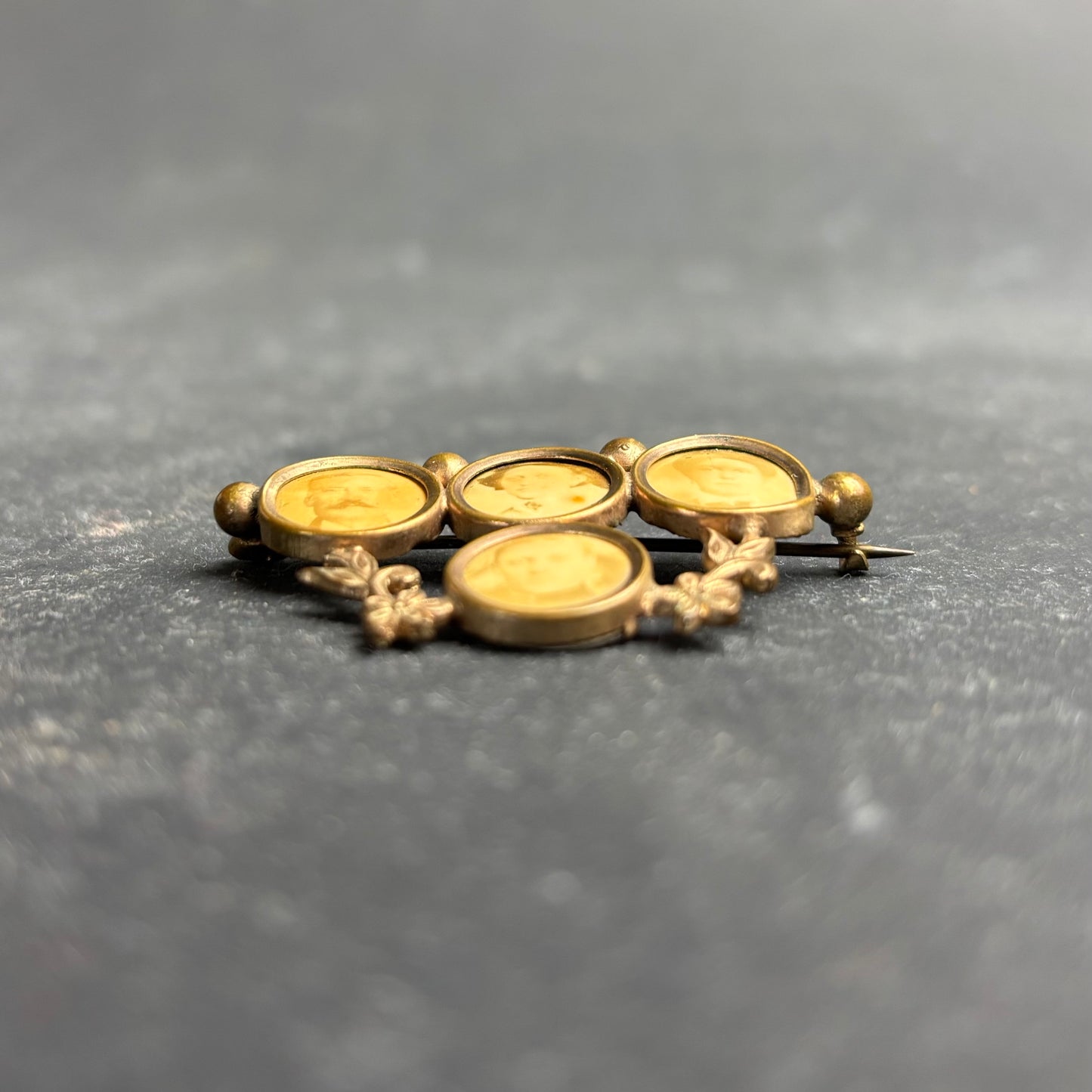 Late Victorian Family Portrait Brooch