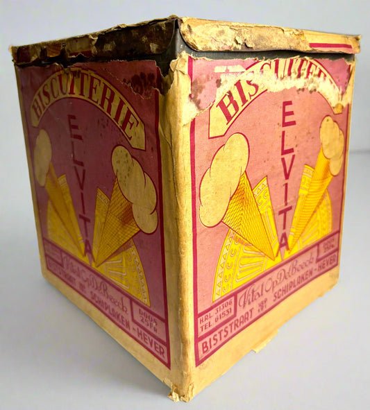 Vintage box with 'Bistruiterie Elvita' branding on a white background