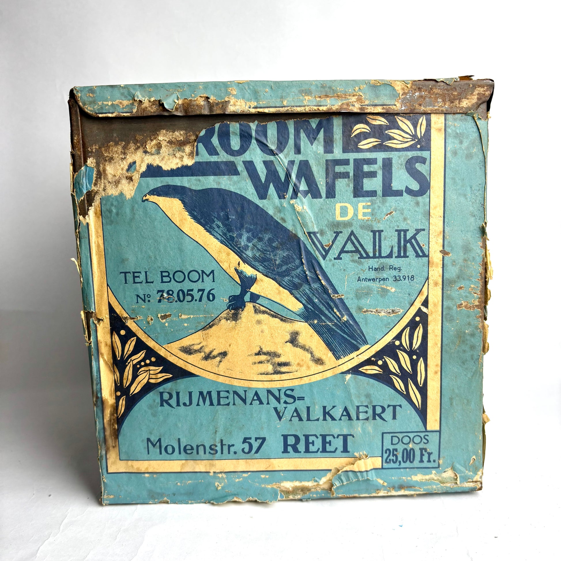 Vintage box of 'De Valk' waffles with a bird illustration on a white background