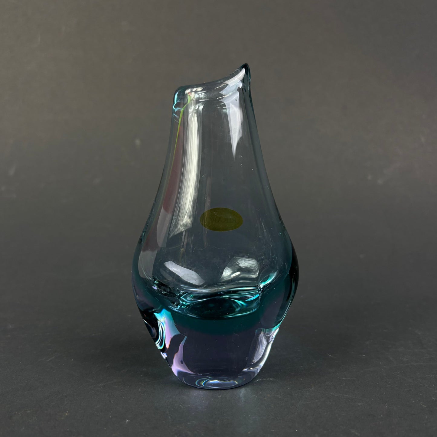 Vintage Rikaro Neodymium Alexandrite Glass Vase – Czech Republic
