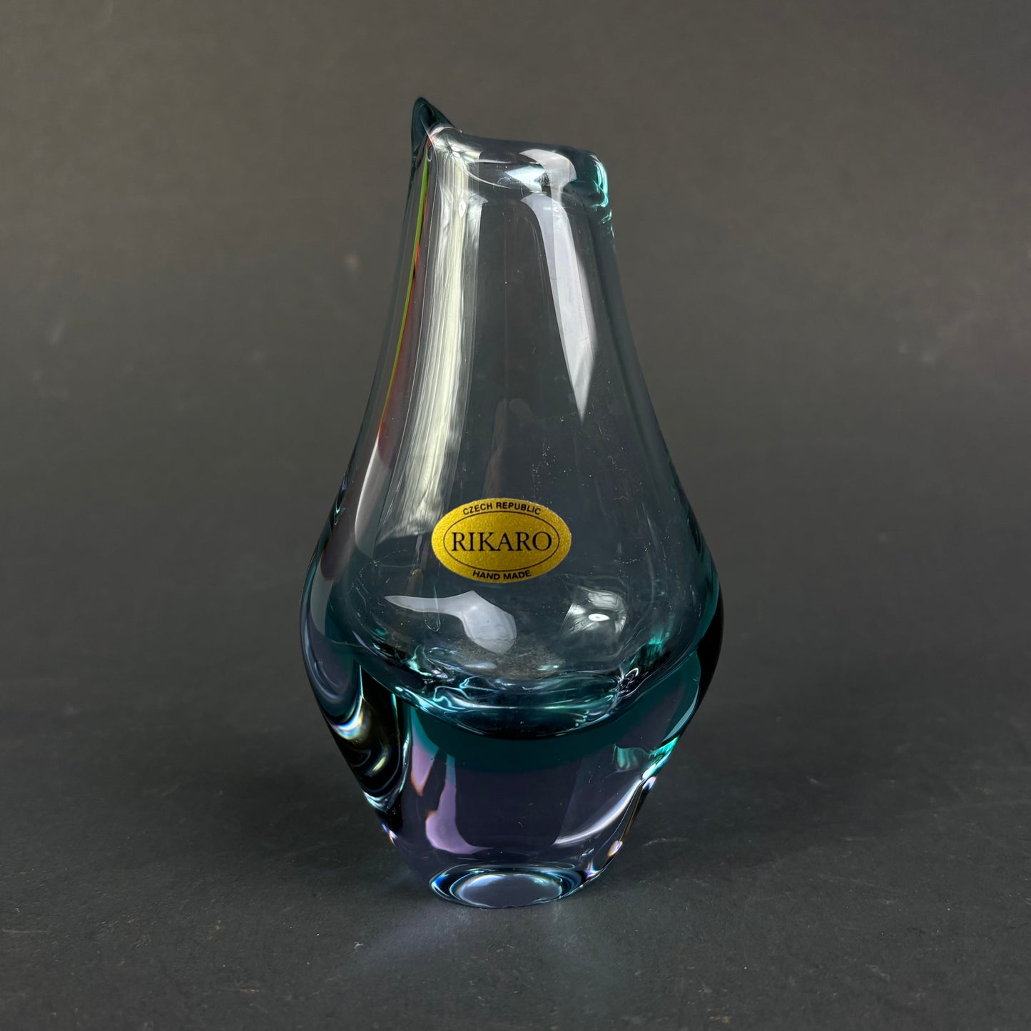 Vintage Rikaro Neodymium Alexandrite Glass Vase – Czech Republic