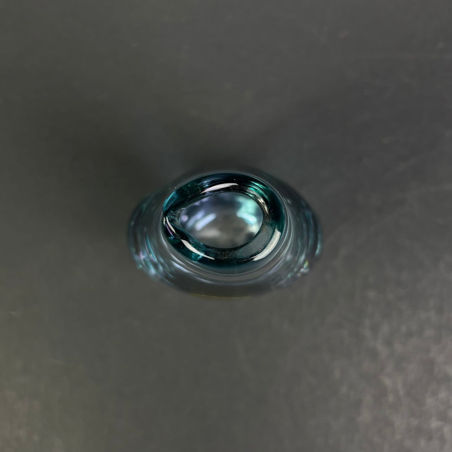Vintage Rikaro Neodymium Alexandrite Glass Vase – Czech Republic