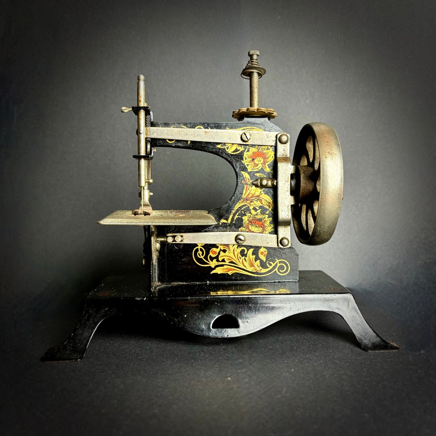 Casige Miniature Sewing Machine – Germany c.1920s, Hand-Painted Floral