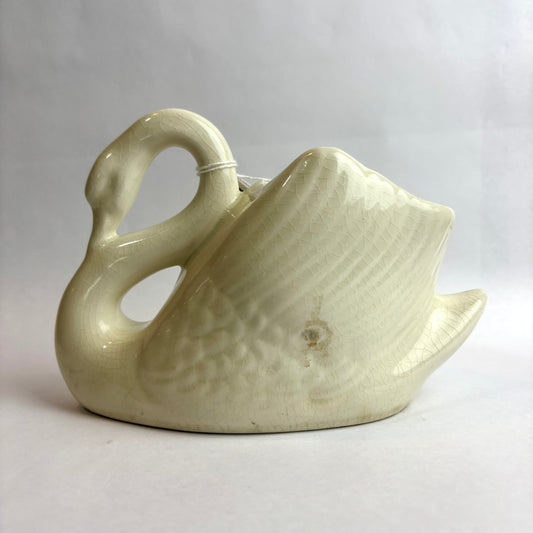 Wembley Ware Swan Vase – White
