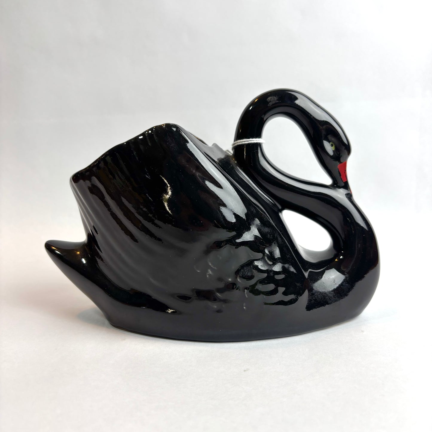 Wembley Ware Swan Vase – Black