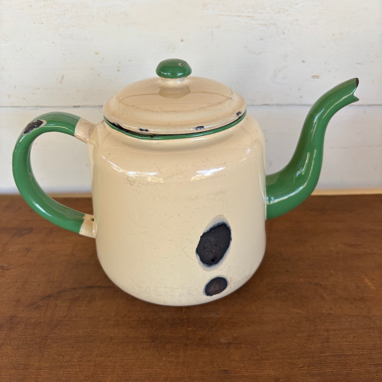 Vintage Enamel Kettle with Green Handle (Medium)