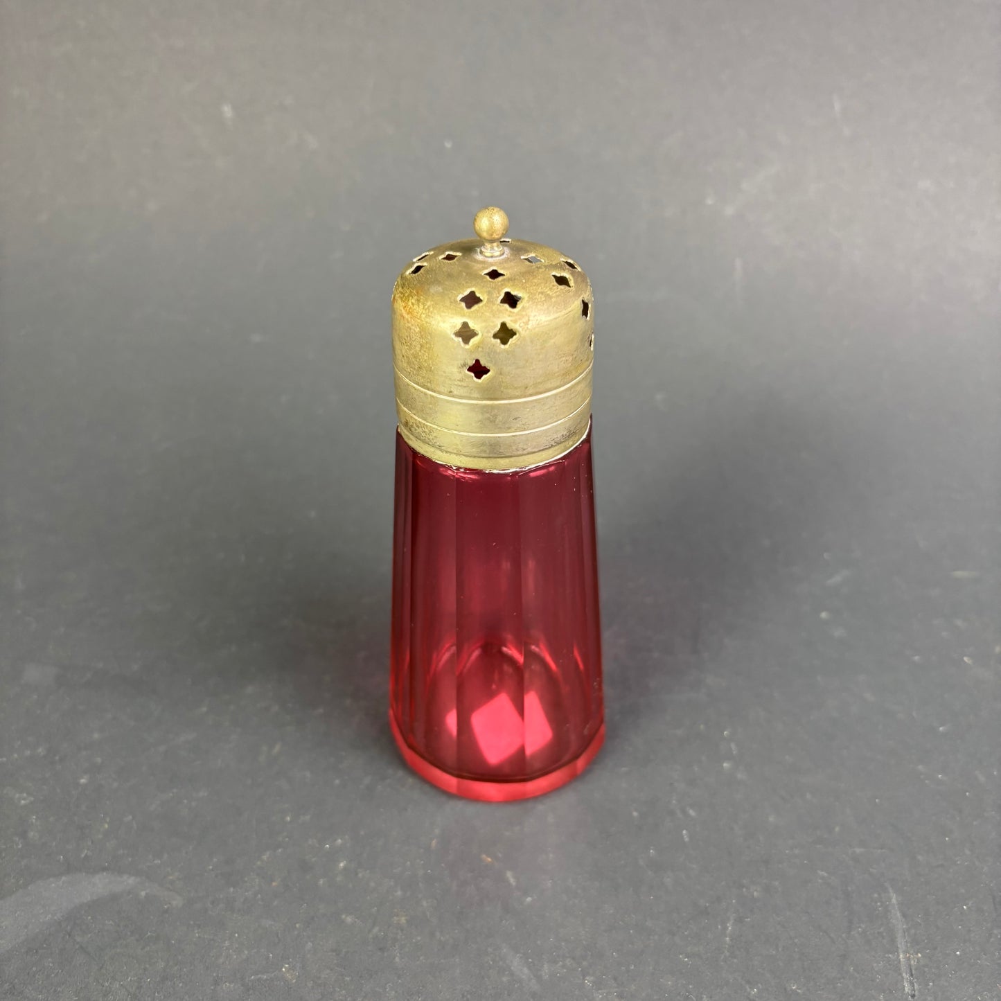 Vintage Cranberry Glass Sugar Shaker with Pierced Metal Lid – 14.5cm