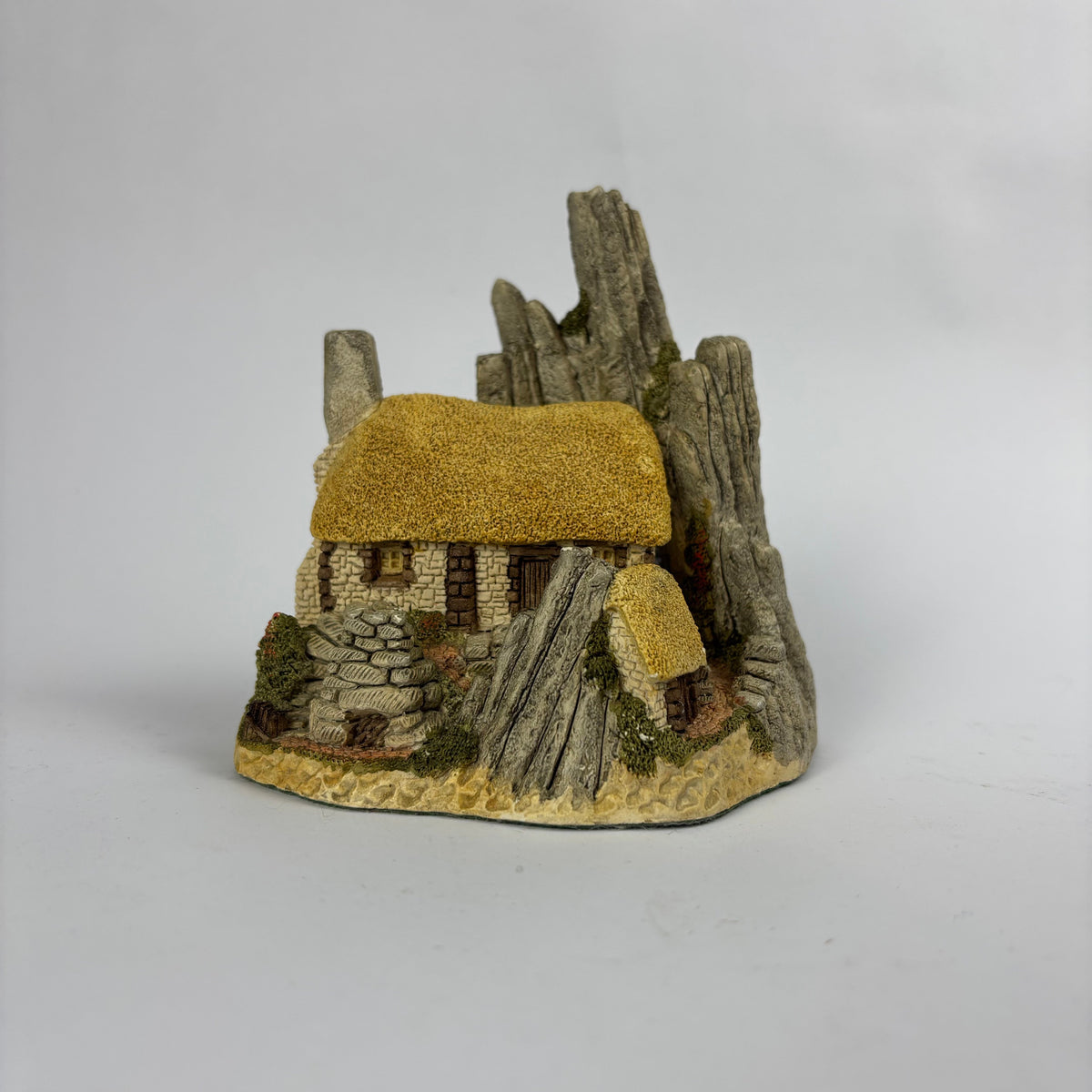 David Winter Crofter's Cottage front view
