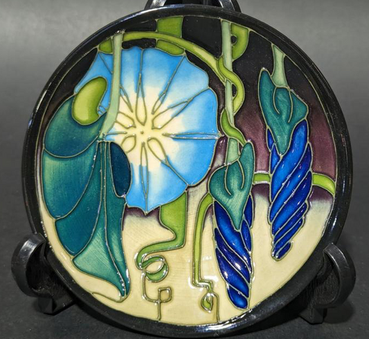 MOORCROFT POTTERY Circular pin dish 'Entwined'