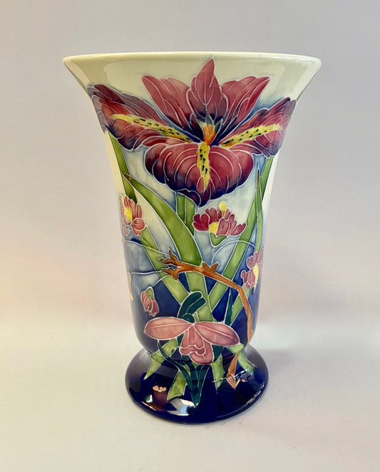 The Carlisle Collection Fine Porcelain Vase