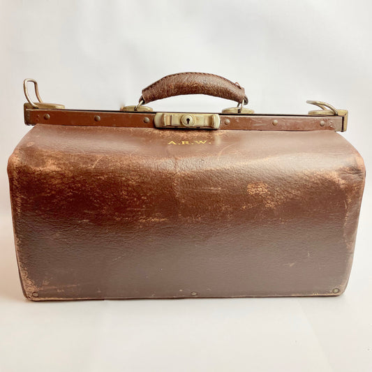 Large vintage leather Gladstone bag in VGC