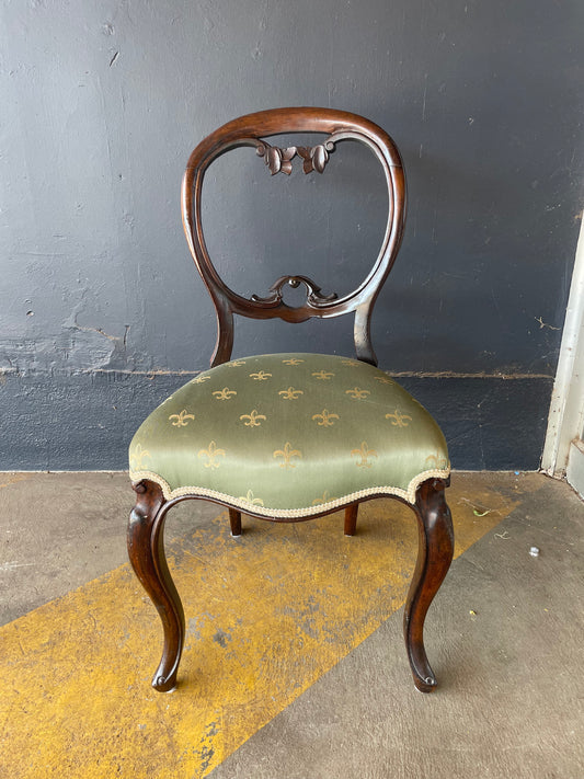 Victorian Rosewood Balloon Back dining chair