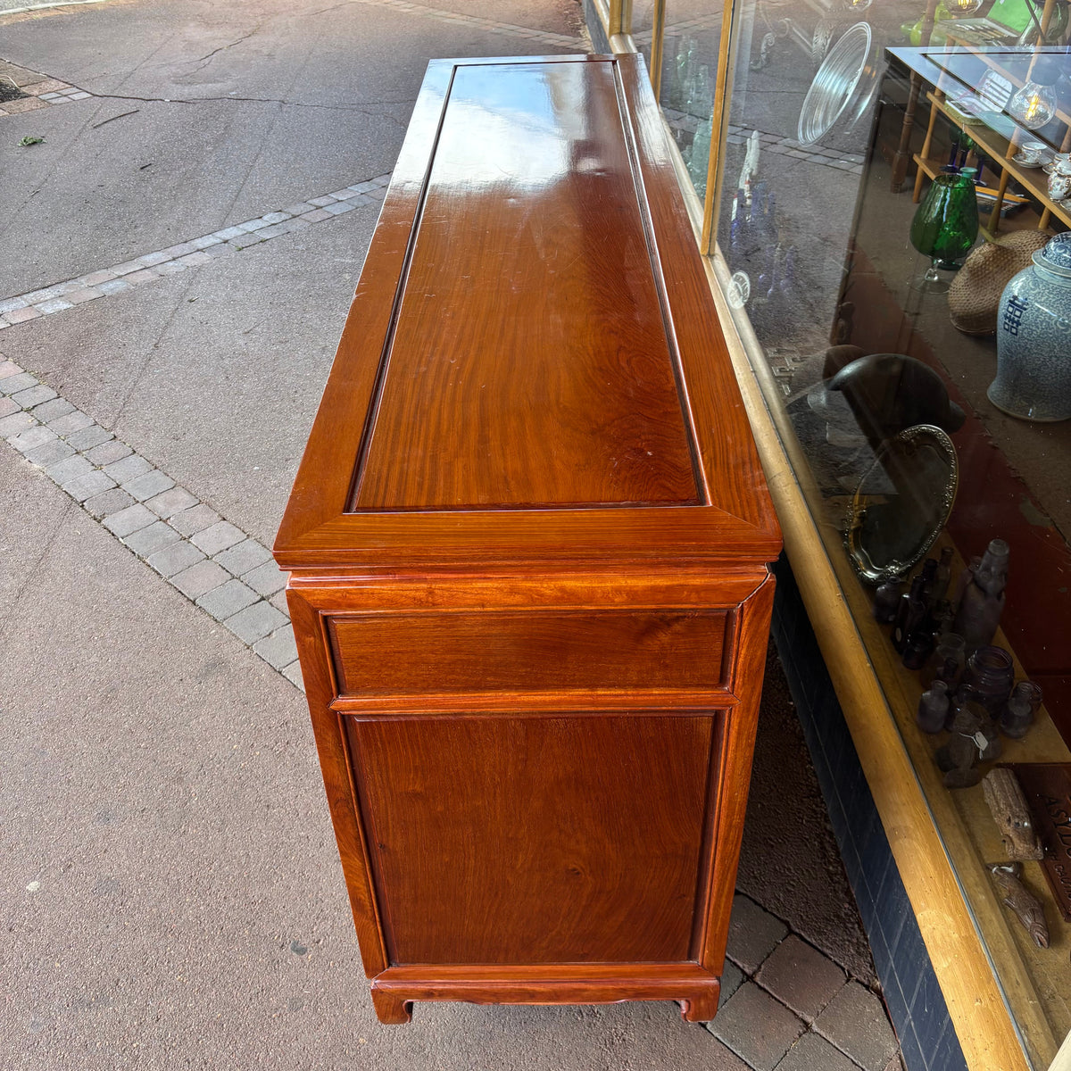 Chinese-Style Rosewood Sideboard with Four Doors and Four Drawers