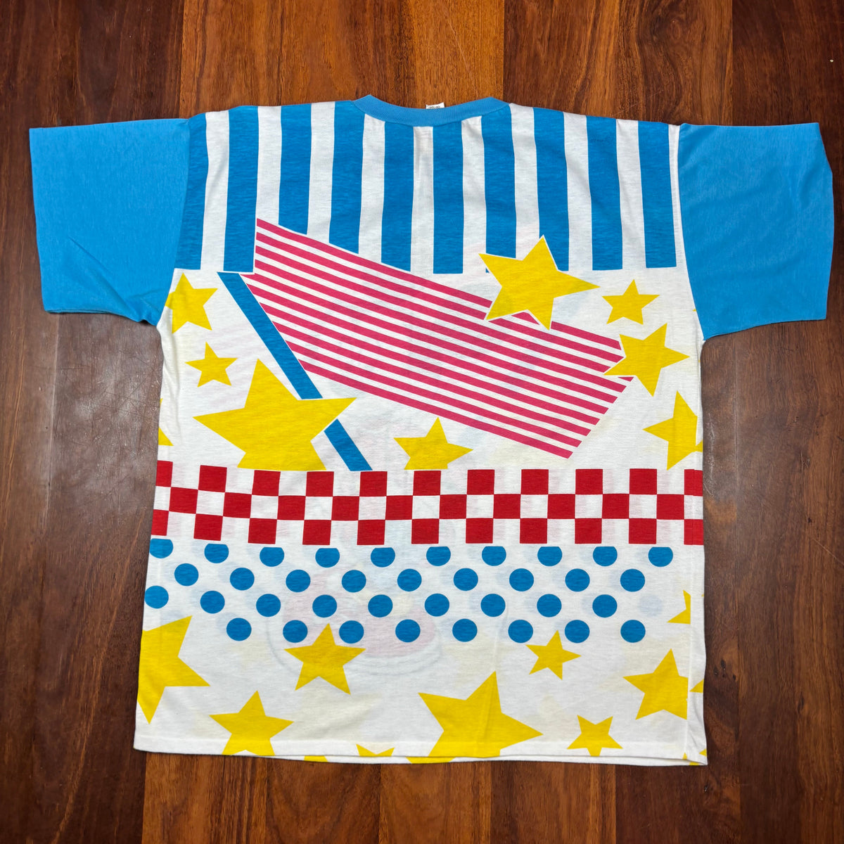 Vintage Mickey Mouse geometric all-over print T-shirt back