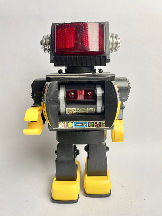 Cosmos Robot No. 8835 by Kamco