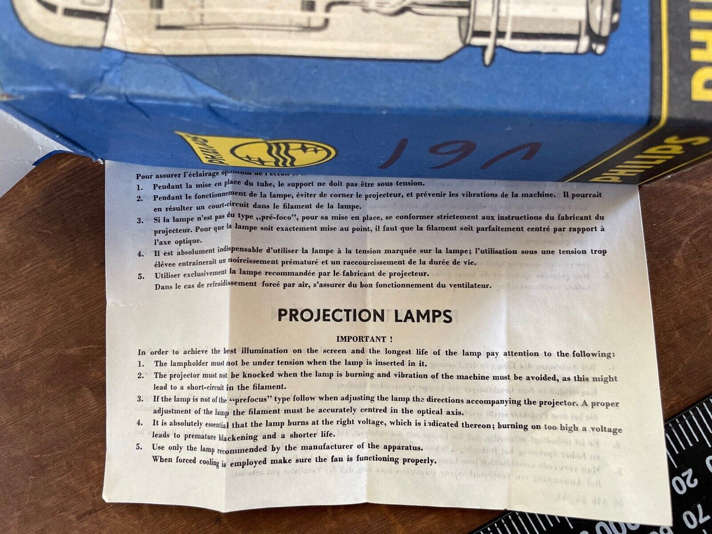 PHILIPS PROJECTOR LAMP 3.5V 100W P28 TYP.7213C/05 CAP DOWN MADE IN HOLLAND