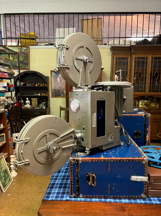 Pair of VINTAGE TOKIWA T-60 PORTABLE 35MM PROJECTORS (MAIN PROJECTOR BODY ONLY)