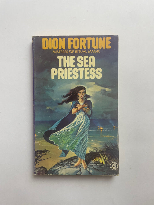 THE SEA PRIESTESS by Fortune, Dion Star Book 1976 collectible 0352398930