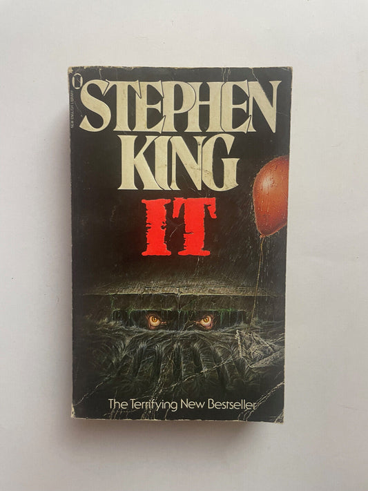 IT by Stephen King First Paperback New English 1987 Edition Vintage Book Horror