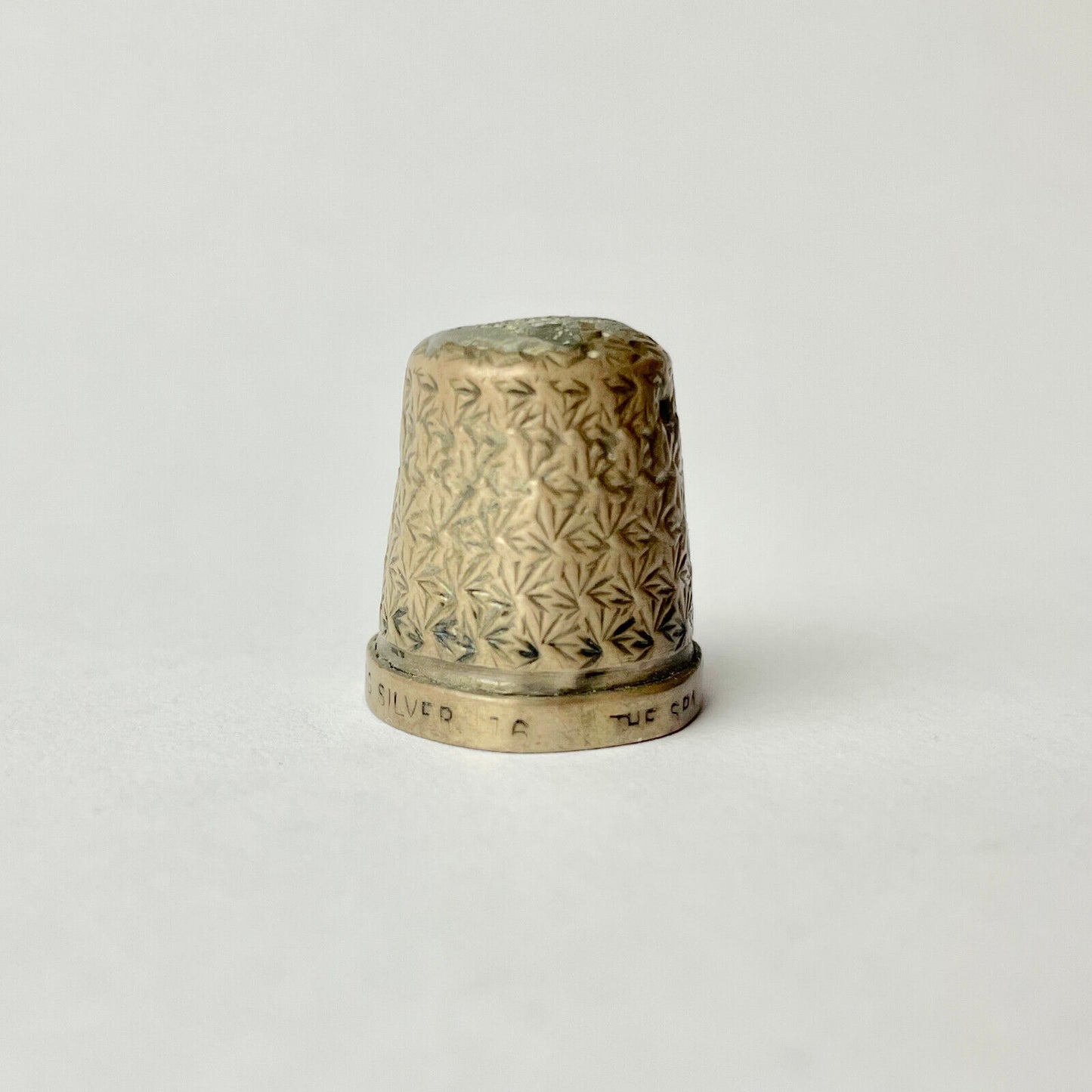 Vintage HG&S Thimble - Henry Griffith and Sons Ltd | 1931 | 16 | Floral | Foliat